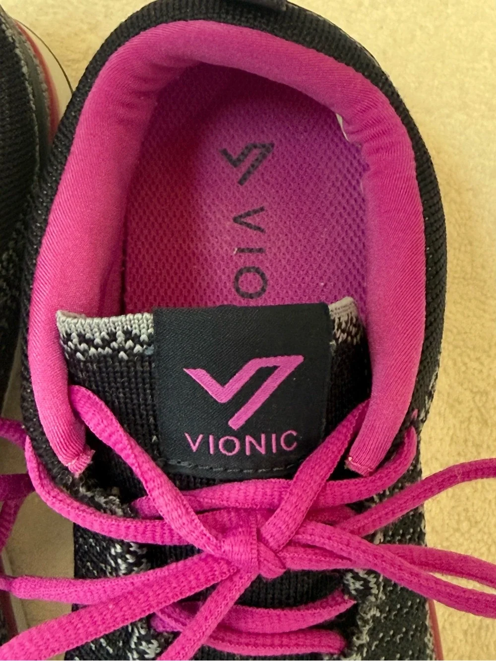 Vionic breathable black